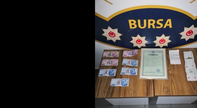 Bursa'da kumar oynatılan kıraathaneye şok baskın