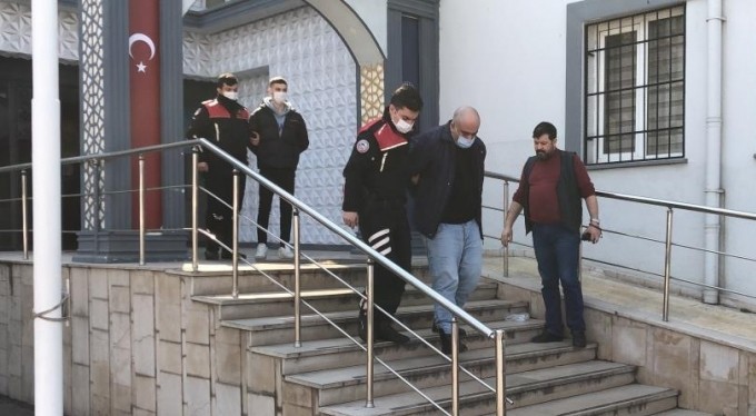 Cinayet zanlısının barını alev alev kundakladılar