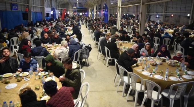 Bursa Büyükşehir'den ilçe ilçe iftar sofrası!