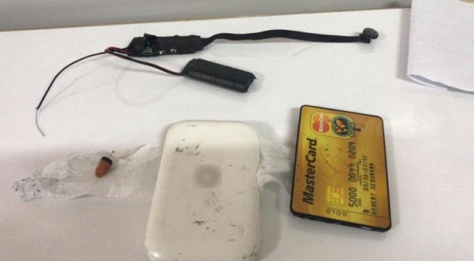 Ehliyet sınavında üzerinden kredi kartı görünümlü 'böcek' çıktı