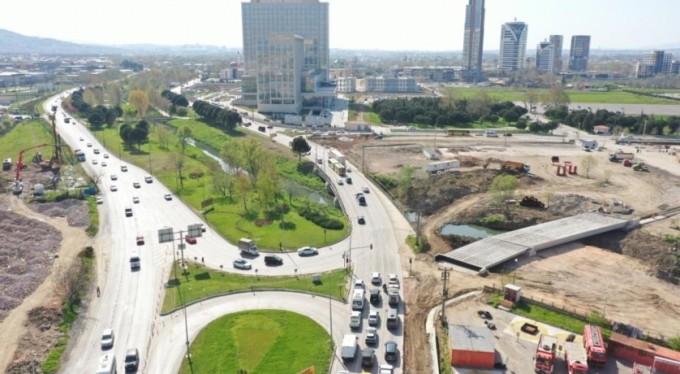 Bursa Adliye Kavşağında çalışmalar tam gaz