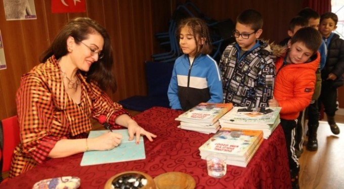 Nilüfer'de çocuklara kitap söyleşileri kırsal mahallelerde