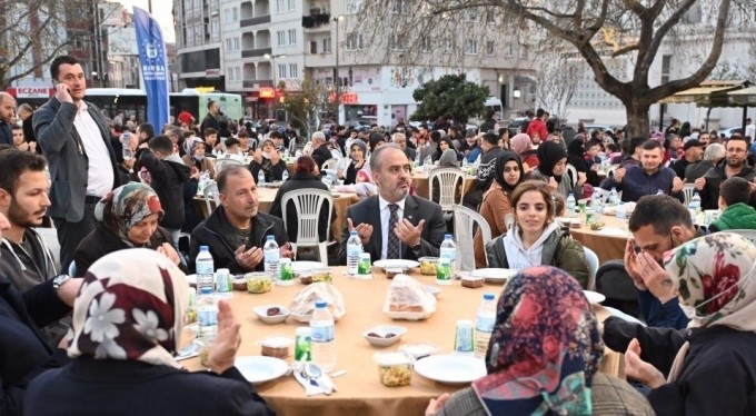 İftar sofraları Demirtaş'ta kuruldu