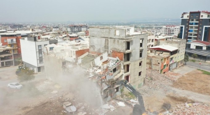 Yiğitler Mahallesi'nde yıkım çalışmalarına hız verildi
