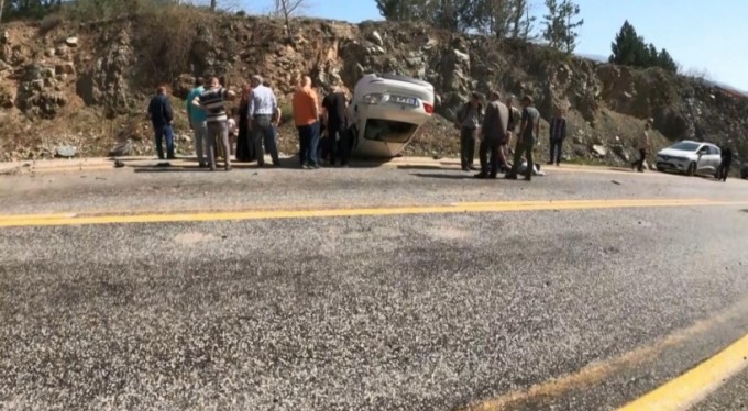 Takla atan araçta dehşeti yaşadılar