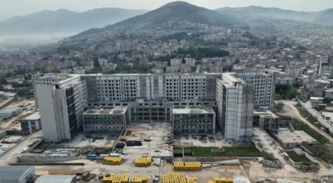 Bursa'da dev sağlık kompleksi hızla yükseliyor
