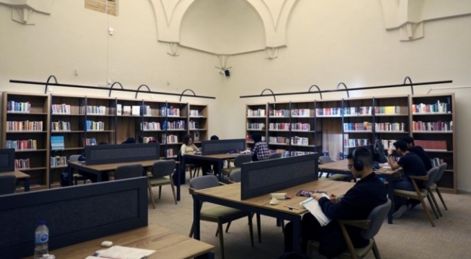 Bursa'da tarihi hamam kütüphane oldu