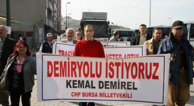 Kemal Demirel hayatını kaybetti