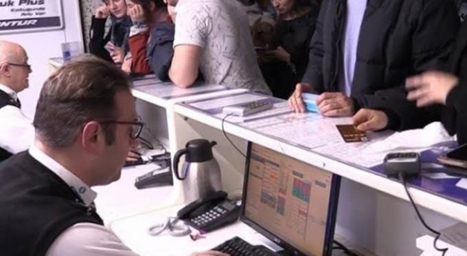 Bayram dönüşü bilet bulamadı işten kovuldu