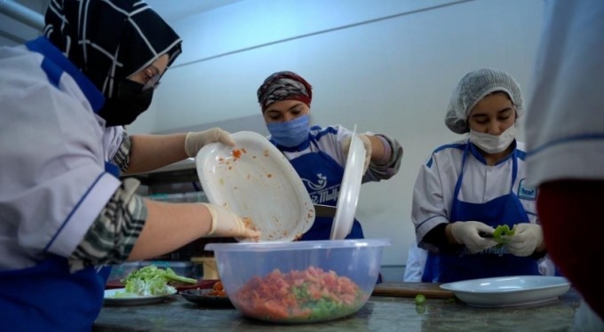 Engelsiz mutfak yüzleri güldürüyor