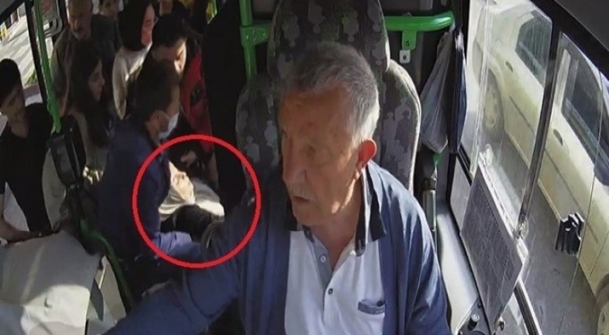 Otobüs şoförü hayat kurtardı, o anlar kameraya böyle yansıdı