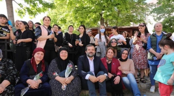 Gürsulu çocuklardan şehit annelerine anlamlı ziyaret