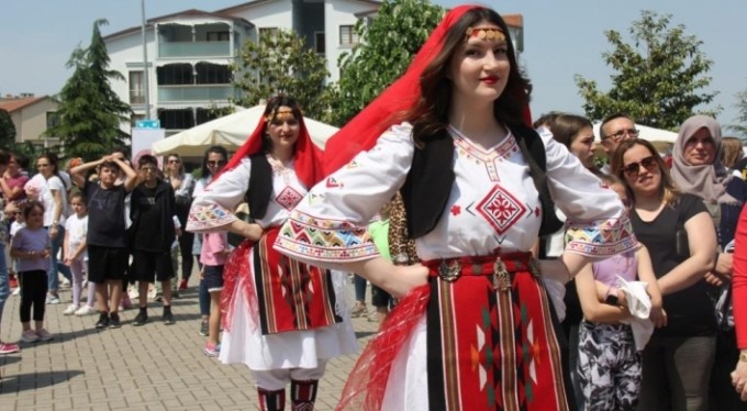 Bursa'da 30 bin kişinin katılımıyla bahar ve spor şenliği