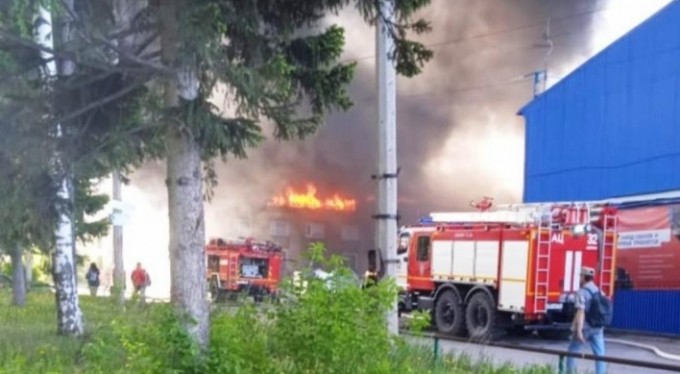 Rusya'da kimya fabrikasında yangın: 2 bin metrekare alan kül oldu