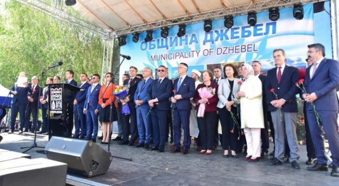 Gençoğlu'na meclis kararıyla "Onursal Vatandaşlık" verildi.