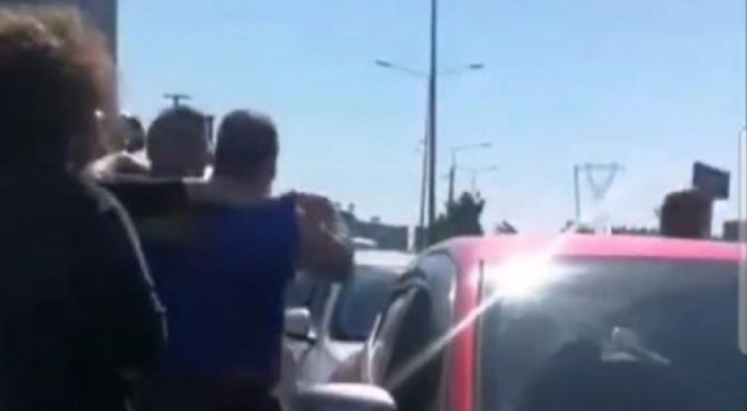 Bursa'da trafikte 'sinyal verme' kavgası kameralarda