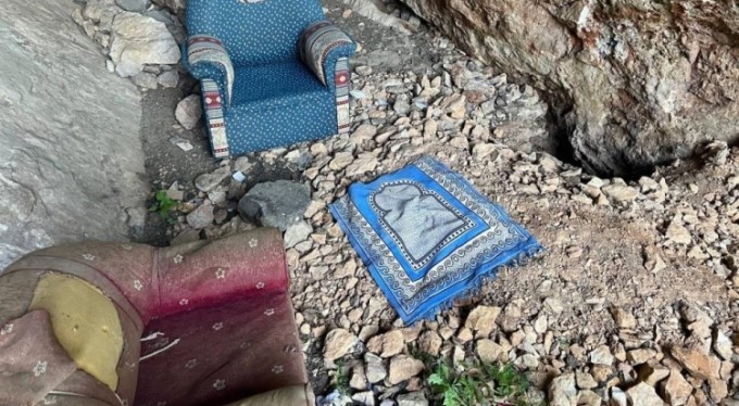 Bursa'da definecilerin mağara hayatı görenleri şaşırttı