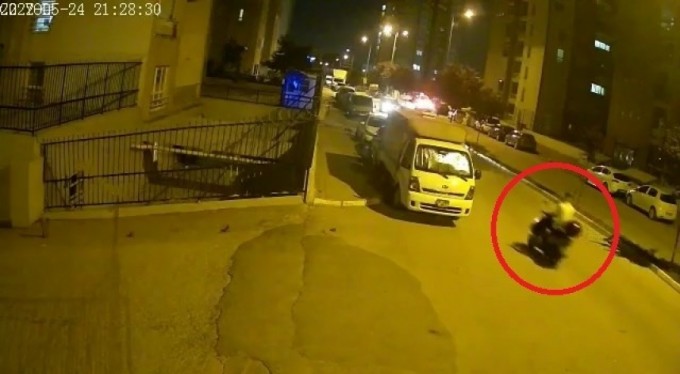 Bursa'da göz göre göre motosiklet hırsızlığı kamerada
