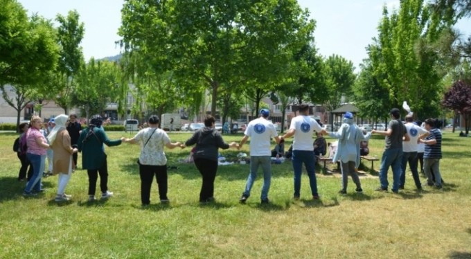 Bursa'da toplum ruh sağlığı merkezi danışanlarının piknik keyfi