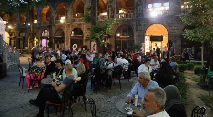 Koza Han'da kahvenin hatırı 40 yılı da aştı