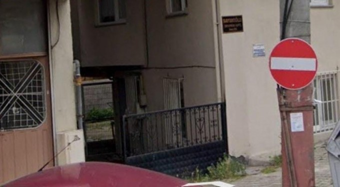 Hırsızı yakalamak isterken ayağından yaralandı