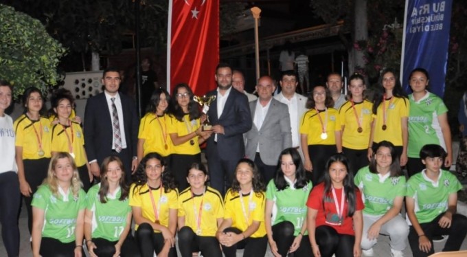 Türkiye şampiyonu okula coşkulu kutlama