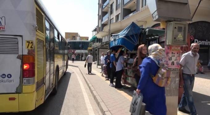 Hırsızları gören büfeci vatandaşları uyararak hırsızlığı önledi