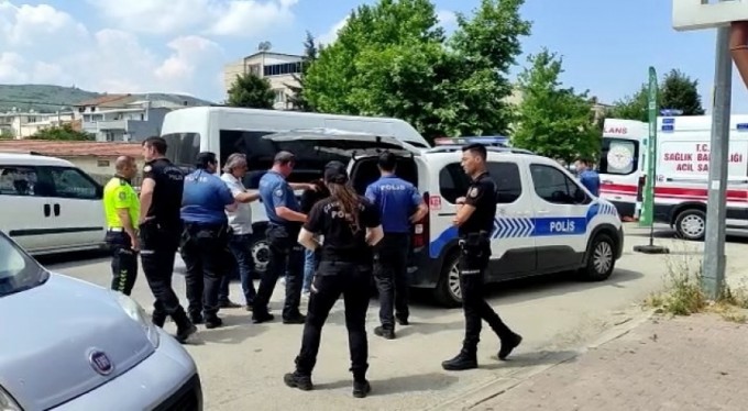 Bursa'daki kavgada kan aktı: 2 kişi yaralı