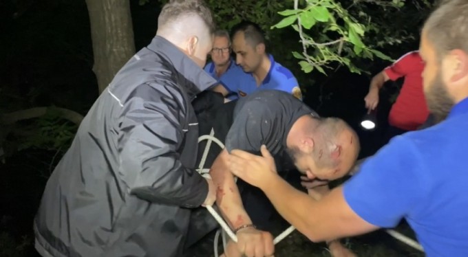 Bursa'da dengesini kaybederek 10 metrelik uçurumdan düştü