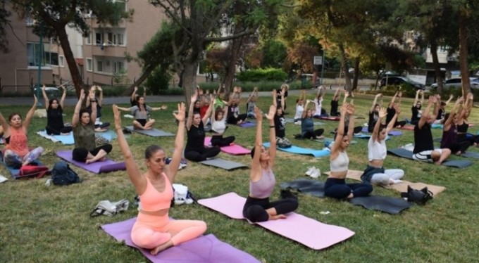 Nilüfer'de yoga eğitimleri başladı