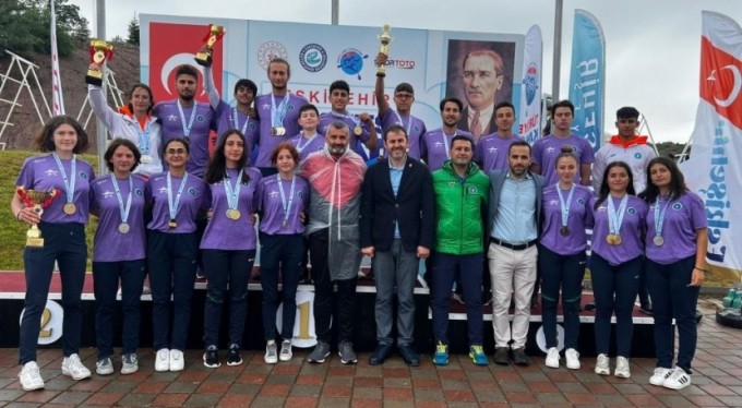 Bursa Büyükşehir Belediyespor Kulübü Kanocuları, Eskişehir'den 4 kupa, 36 madalyayla döndü