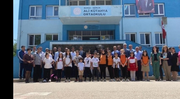 Şehit olan memurun adına kütüphane açıldı