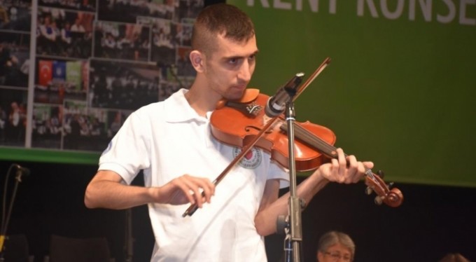 Engelli solistler gönüllerde taht kurdu