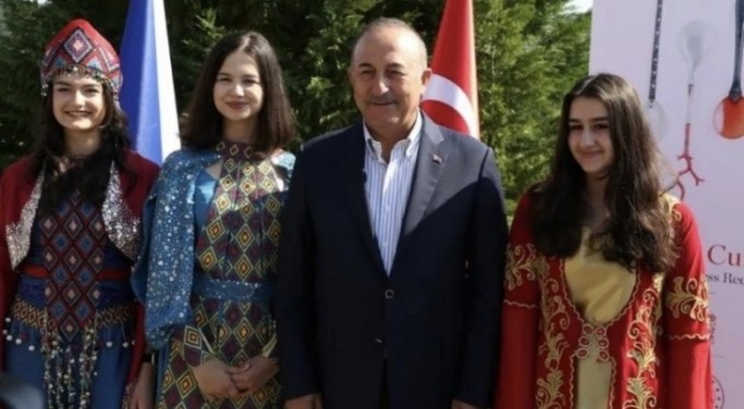Bursa'nın yöresel kıyafetleri Avrupa'ya damga vurdu