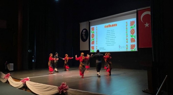 Folklor ekibinden muhteşem performans
