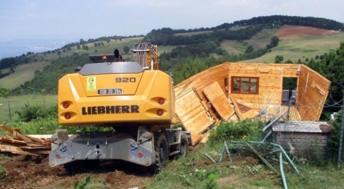 Turizm cenneti Uludağ'da kaçak yapıya karşı kararlı mücadele