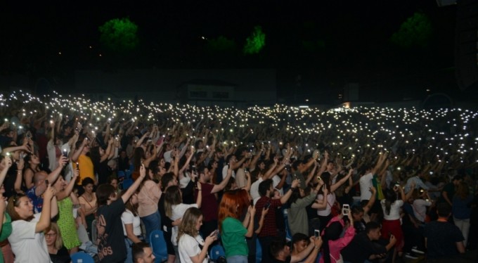 Festivalde "Yüzyüzeyken Konuşuruz" fırtınası