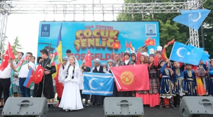 Türk Dünyası çocukları şenlikte buluşta