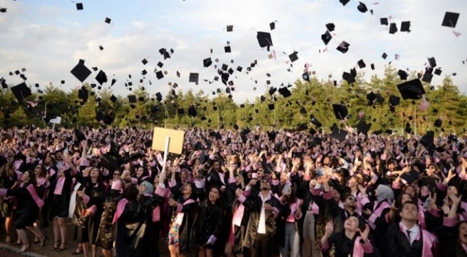 İİBF'liler kep attı