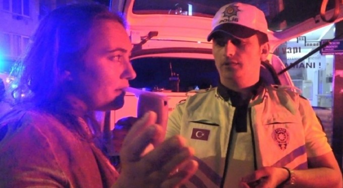 Alkollü kadın sürücü ortalığı birbirine kattı