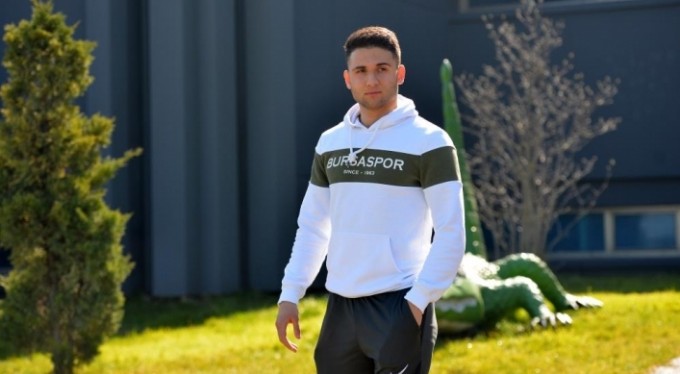 Tuğbey Akgün, Bursaspor ile olan sözleşmesini feshetti