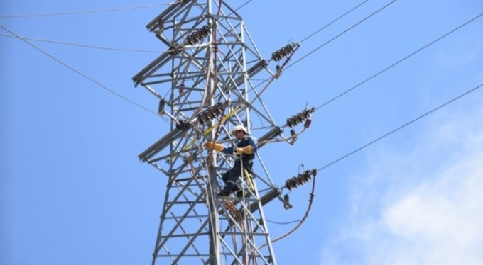 UEDAŞ'ın saha ekibi bayramda da mesaide