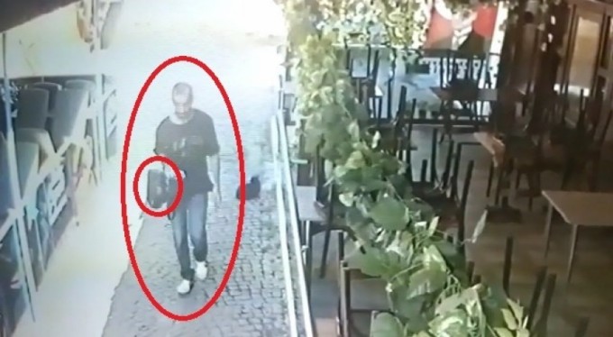 Kıskançlık krizine girdi eşi ve 2 çocuğunu rehin alıp işyerini ateşe verdi