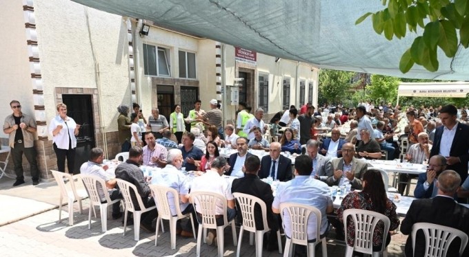 Kavurma kazanları birlik için kaynadı