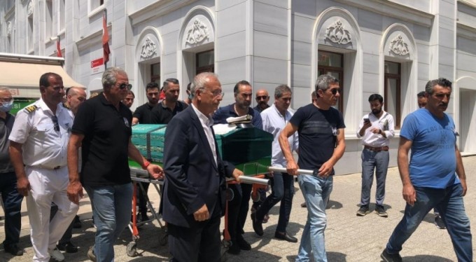 İzzet Kaptan son yolculuğuna uğurlandı