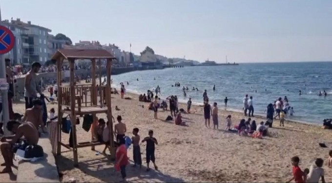 Günübirlikçiler Mudanya'da denize akın etti