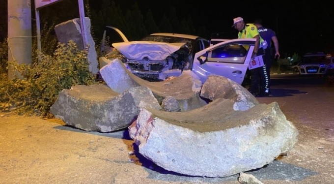 Bursa'da feci kaza: 1 ölü 2 ağır yaralı