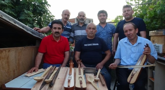 Yetmiş yıl önce göçtükleri köyün geleneklerini Bursa'da yaşatmaya çalışıyorlar