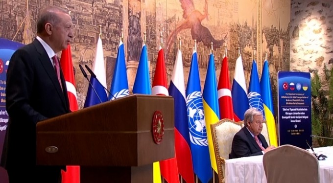 Tahıl koridoru için imzalar İstanbul'da atıldı