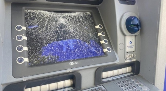 Bursa'da ATM'lere çirkin saldırı
